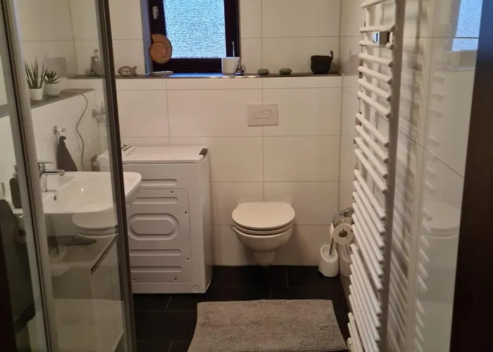 Grosszuegige Ferien Monteurwohnung In Perfekter Lage Daire Achim